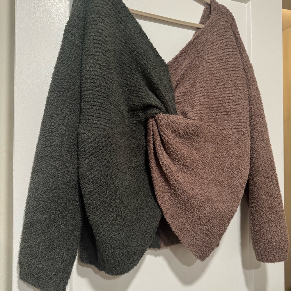 Entro V-Neck Off-Shoulder Twist Back Sweater in Forest Green and Tan - Large